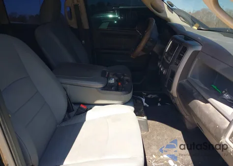 2017 Ram 1500 Express 4X4 5'7 Box из США, поврежденный, VIN 3C6RR7KT2HG548853